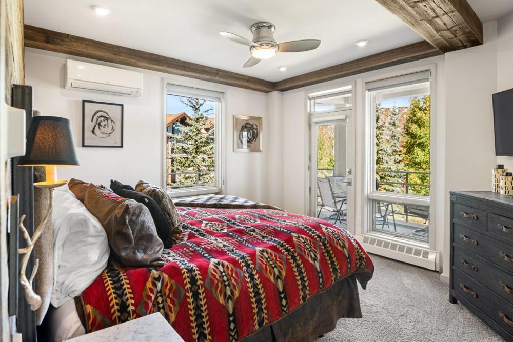 Chamonix 27, Snowmass Ski-in/ski-out With Pool, Hot Tub, Gym, Wifi & Washer/dryer