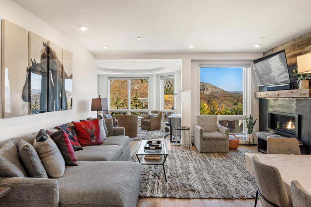 Chamonix 27, Snowmass Ski-in/ski-out With Pool, Hot Tub, Gym, Wifi & Washer/dryer Holiday home *