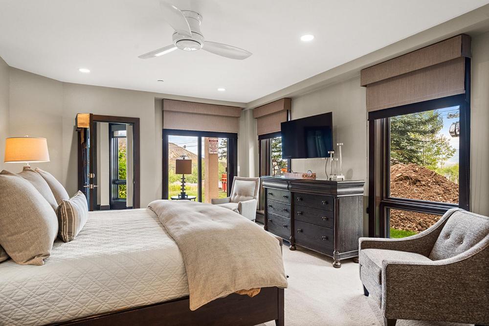 Chamonix 26, Snowmass Ski-in/ski-out W/shared Pool/hot Tub/private Washer/dryer/wifi