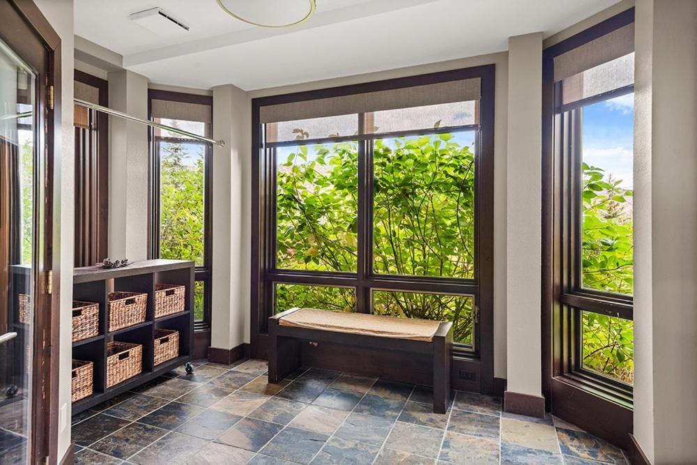 Chamonix 26, Snowmass Ski-in/ski-out W/shared Pool/hot Tub/private Washer/dryer/wifi * Snowmass Village