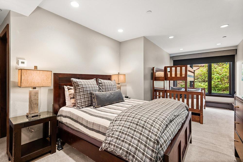 Holiday home Chamonix 26, Snowmass Ski-in/ski-out W/shared Pool/hot Tub/private Washer/dryer/wifi