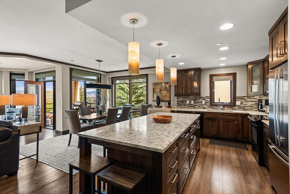 Chamonix 26, Snowmass Ski-in/ski-out W/shared Pool/hot Tub/private Washer/dryer/wifi * Snowmass Village