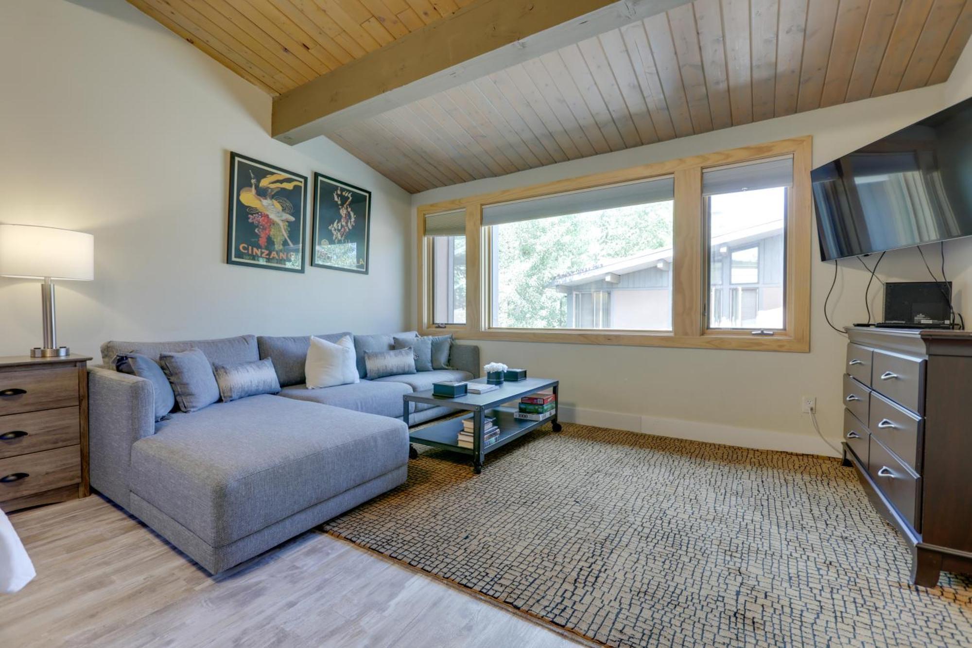 Retreat Close To Slopes And Trails!