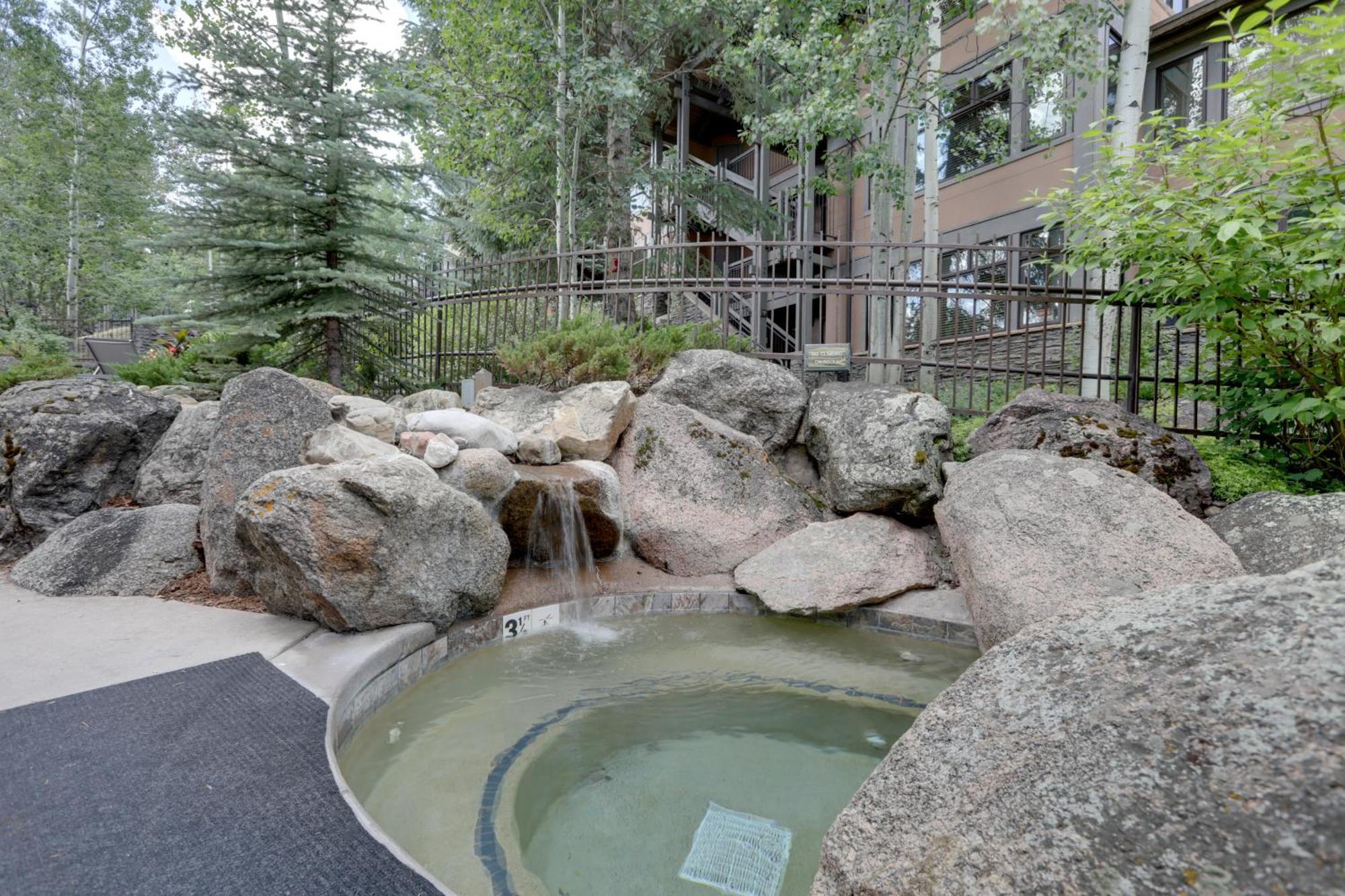 Retreat Close To Slopes And Trails!