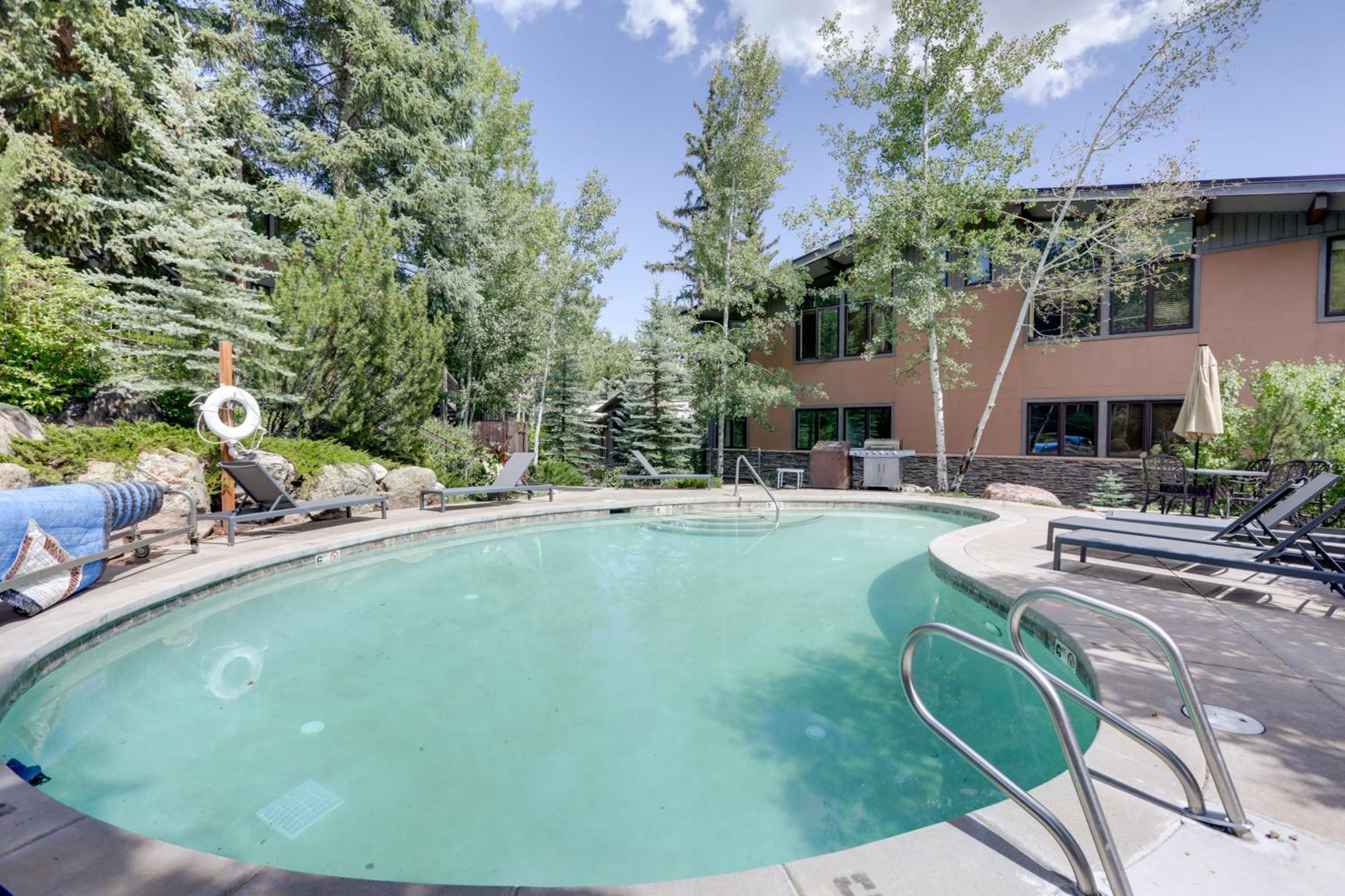 Retreat Close To Slopes And Trails! Apartment