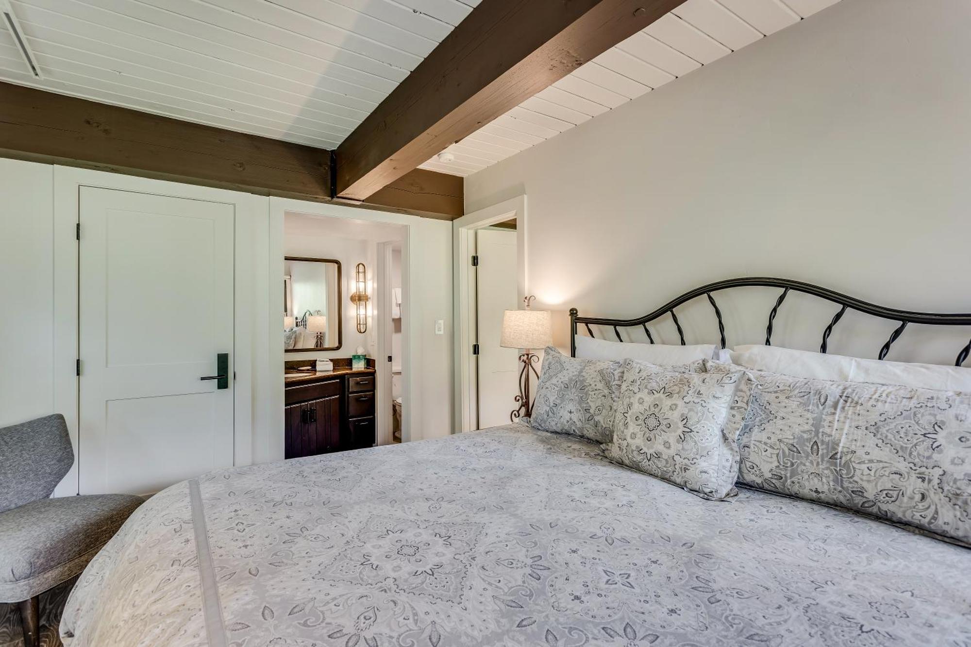 Interlude 2-bedroom Unit 204 Holiday home *