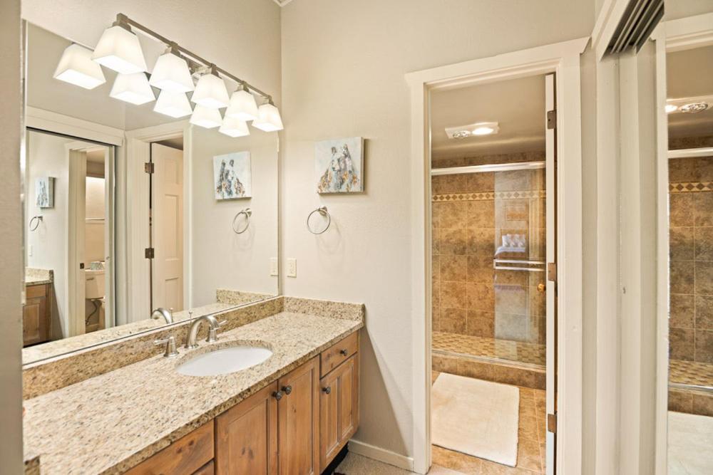 Enclave 305, Snowmass Ski-in/ski-out W/shared Pool/hot Tub *