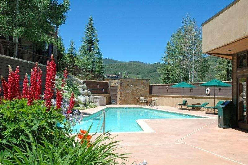 Ski-in Ski-out Luxury Townhome With Stunning Views By The Woodrun V *