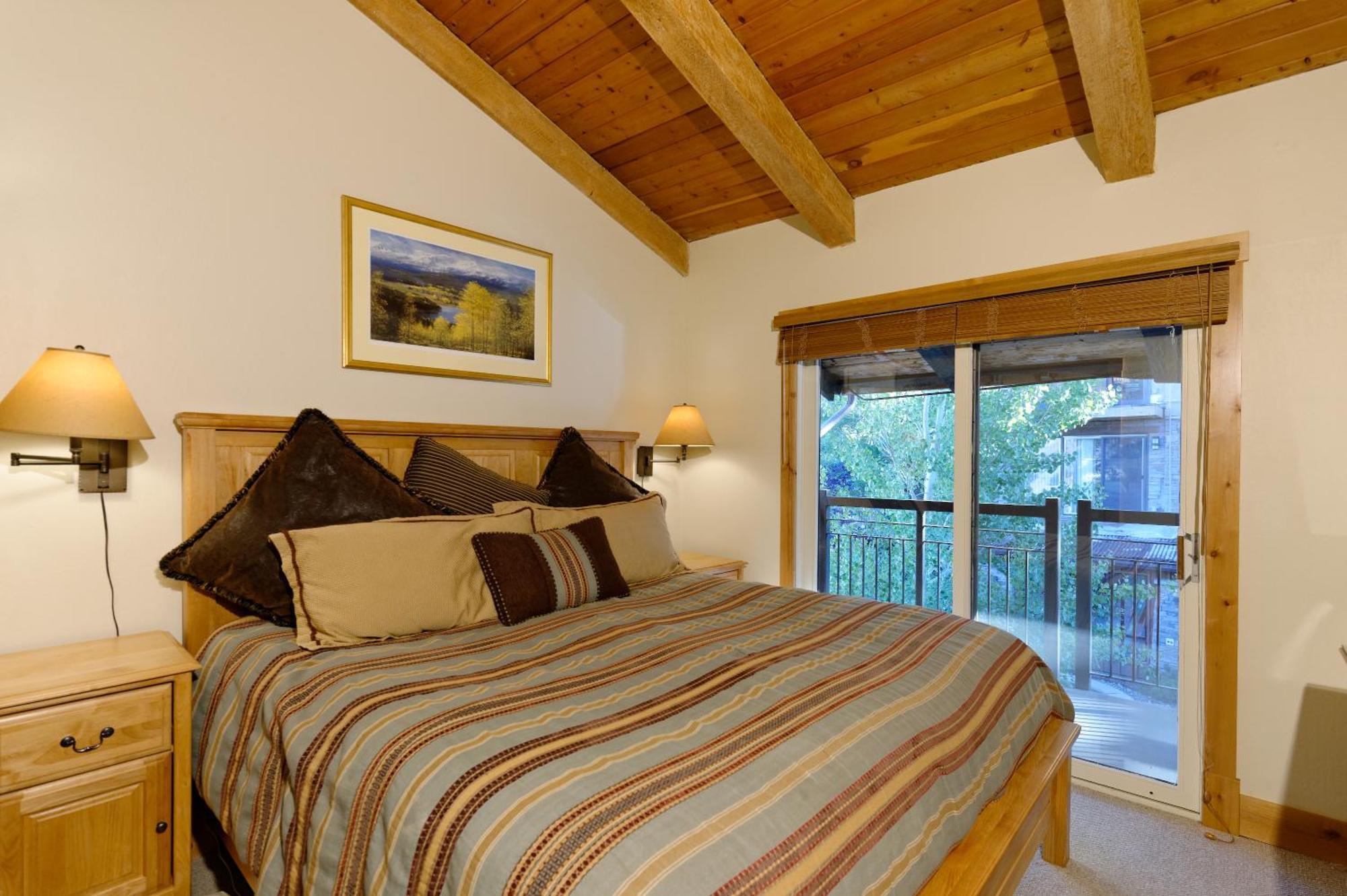 The Crestwood 4*