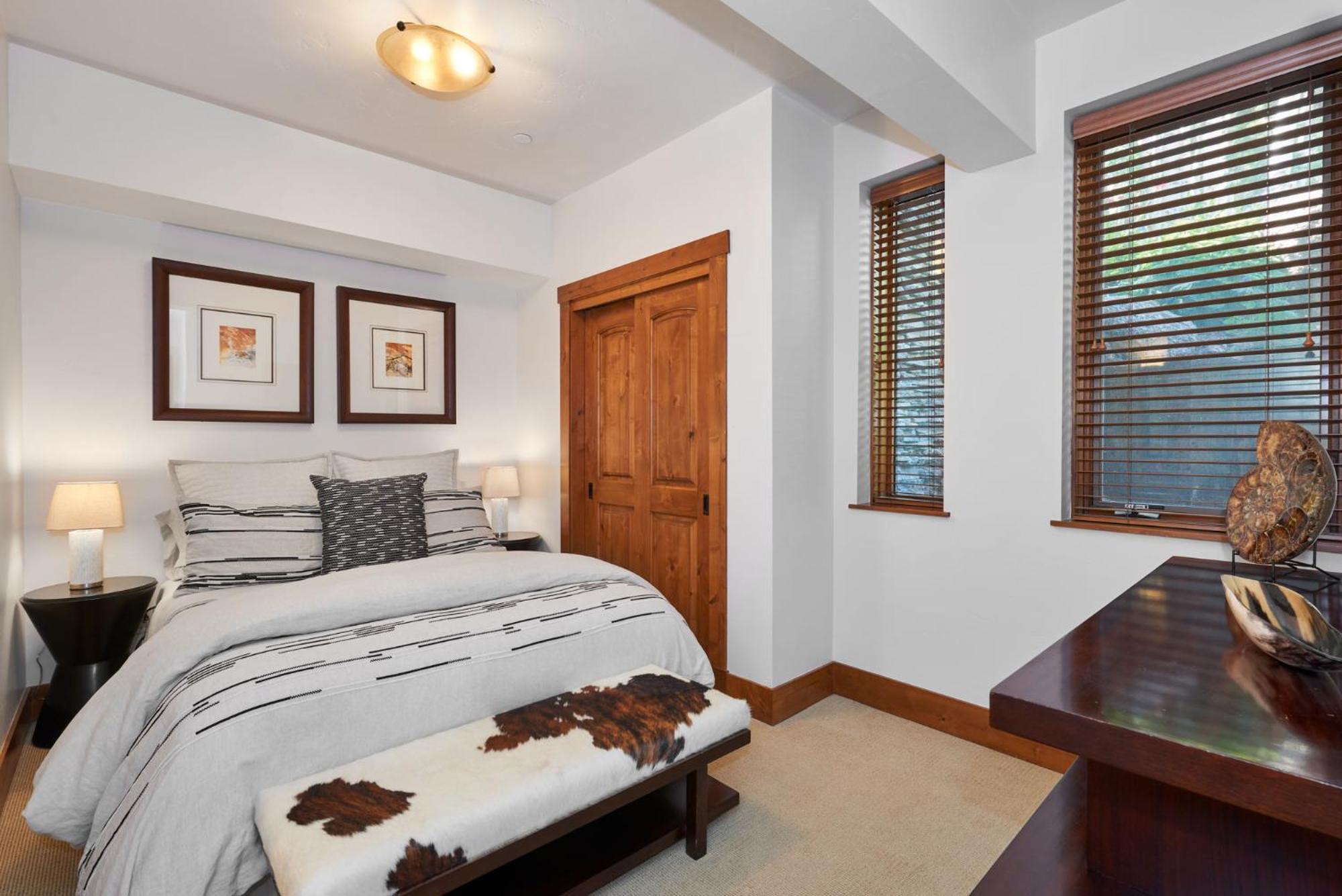Mountain-chic The Snowmass Staple Holiday home