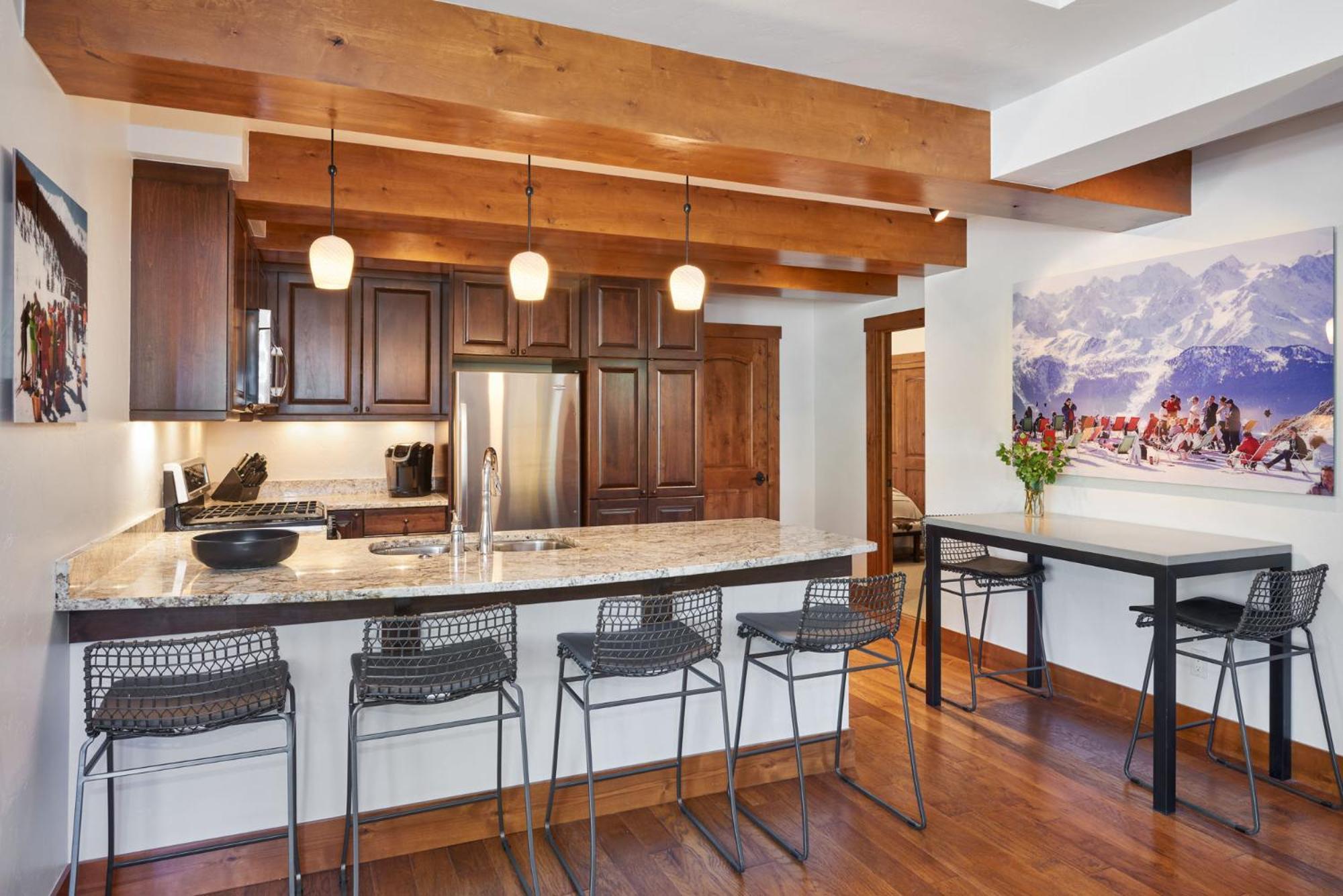 Mountain-chic The Snowmass Staple Holiday home