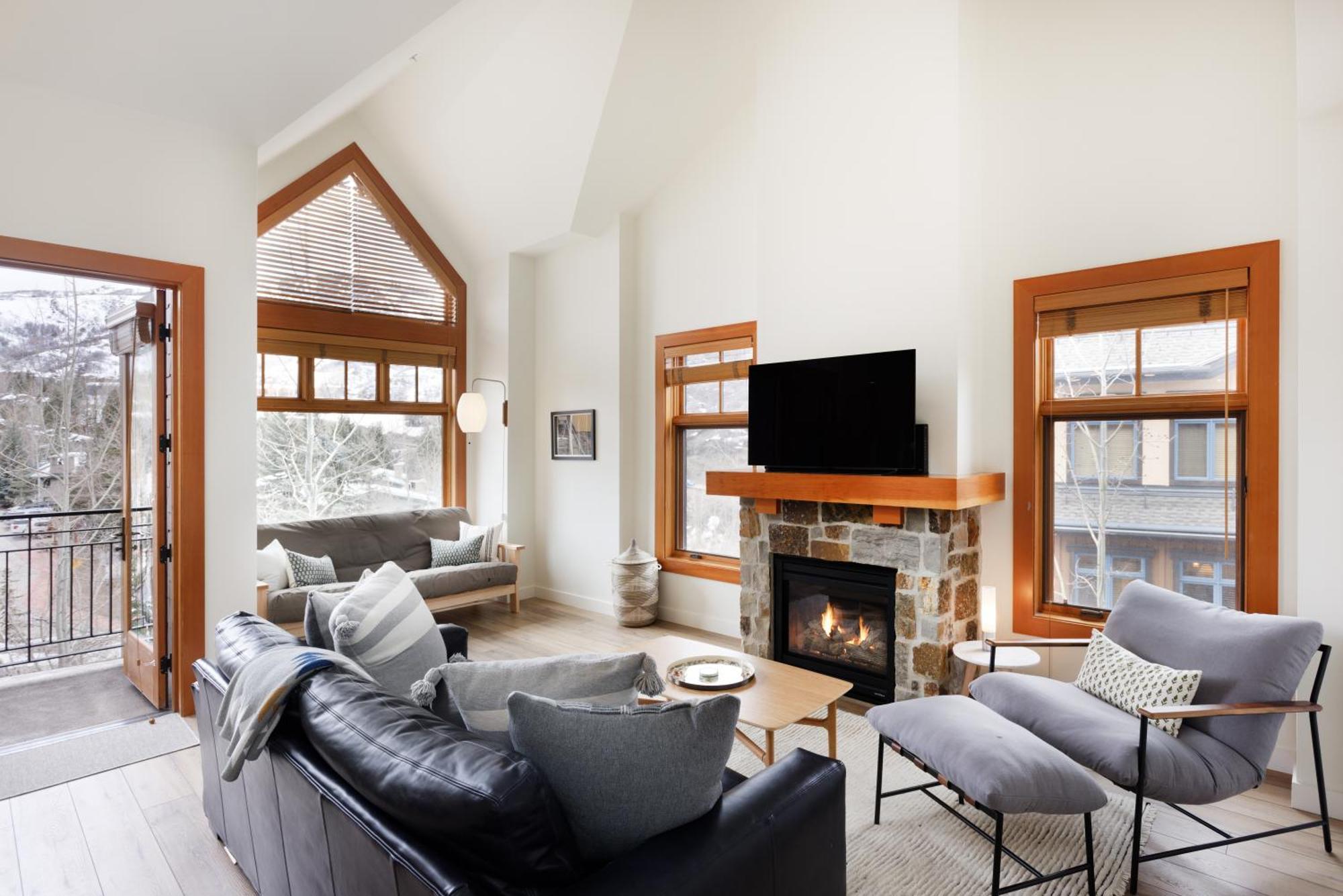 Chic Mountain Getaway In Snowmass Base Village