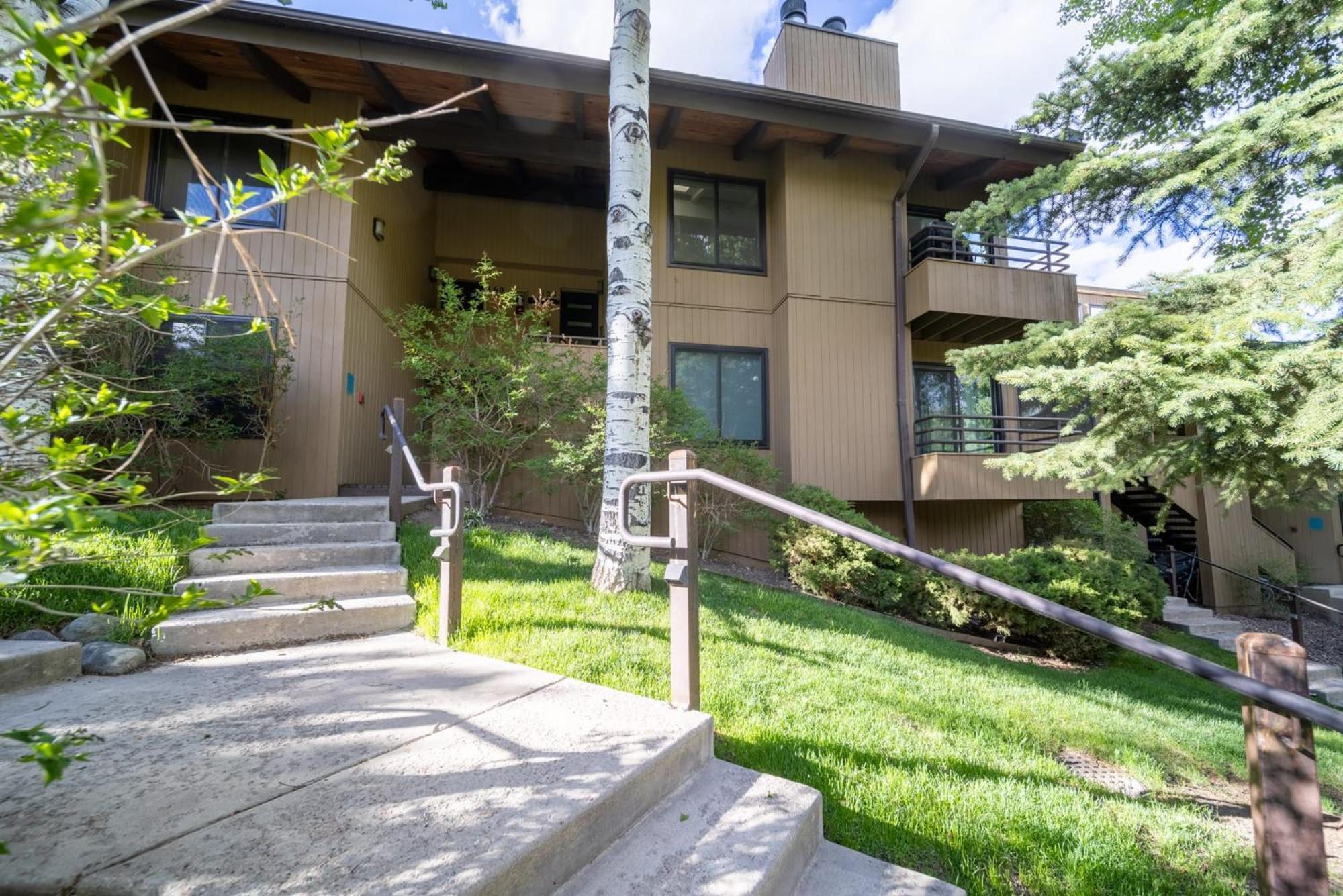 New Listing Just Renovated 3br 3ba * Snowmass Village