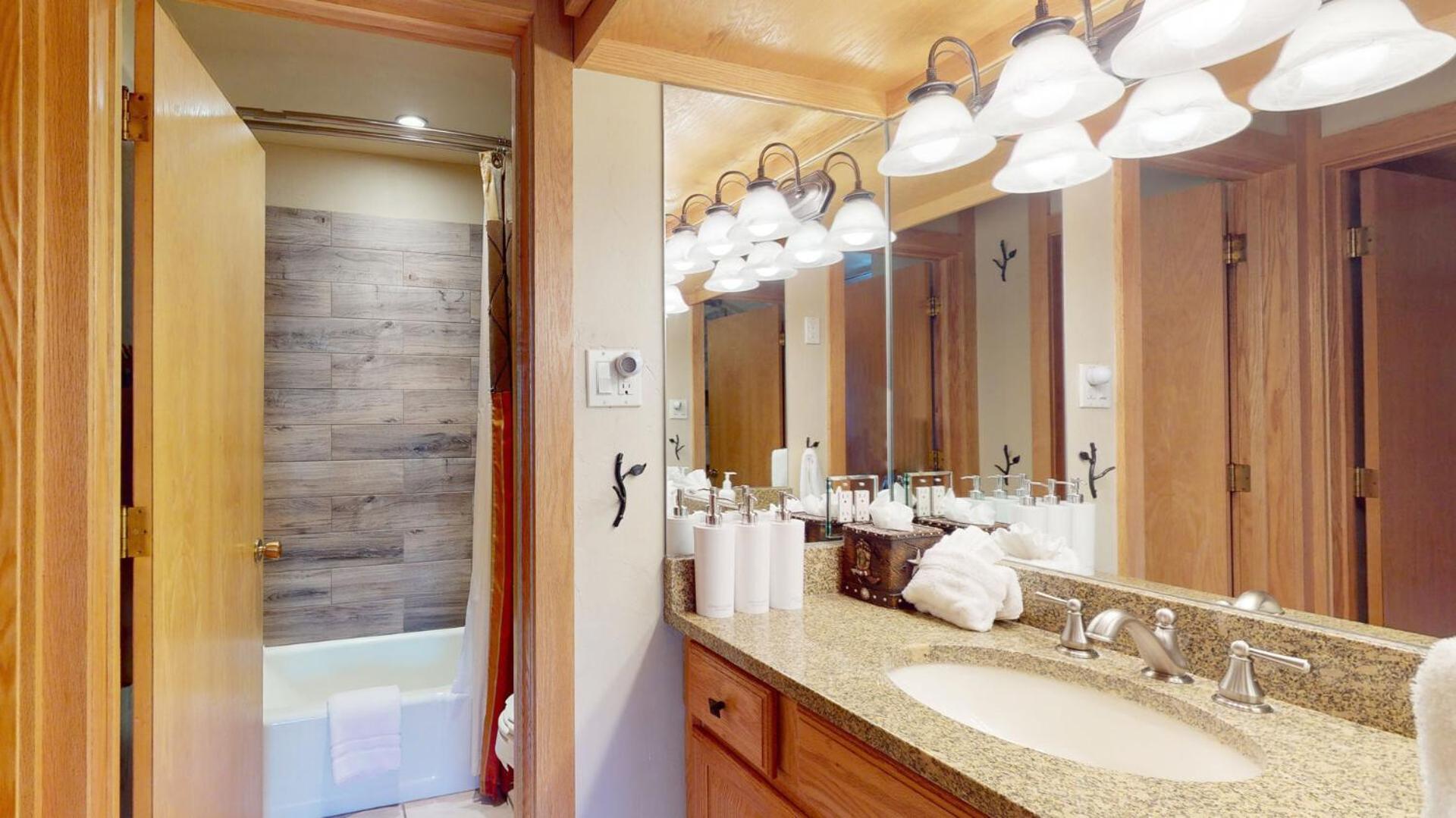 Laurelwood 305 *