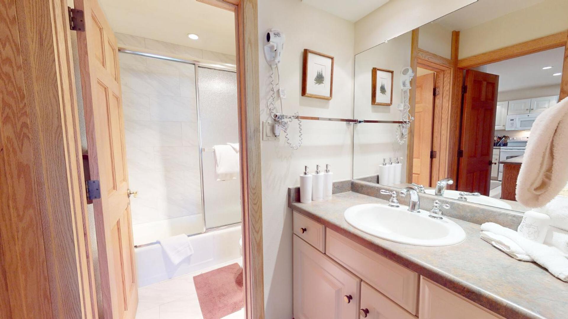 Laurelwood 202 *