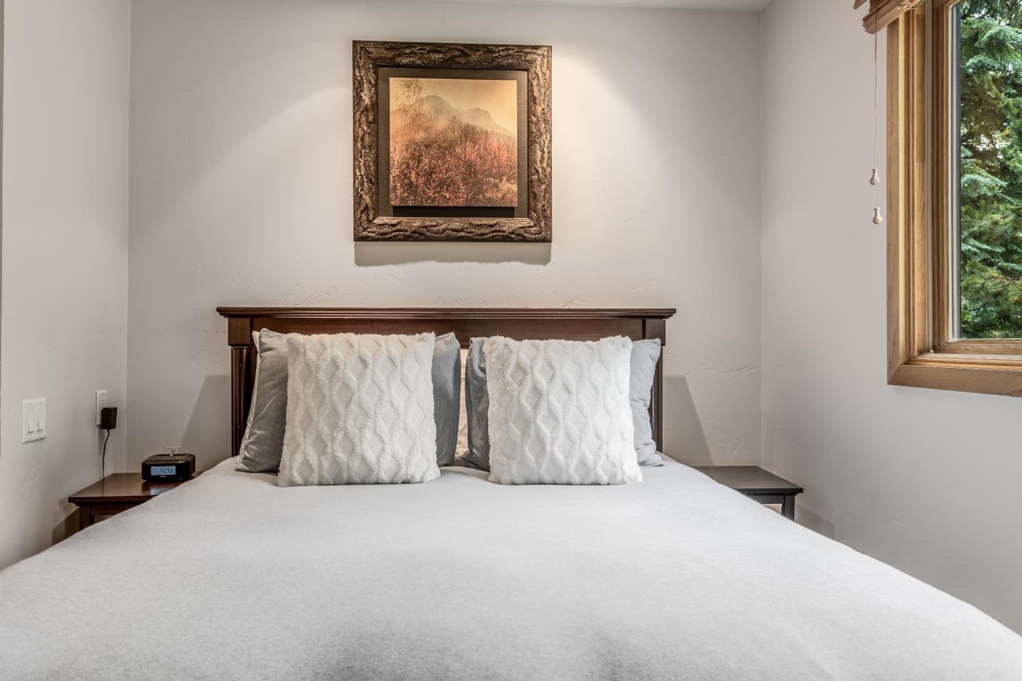 Laurelwood 301 *