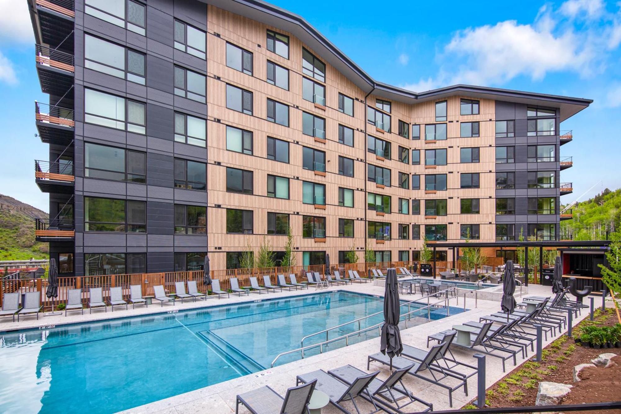 Electric Pass By Snowmass Vacations Apartment *