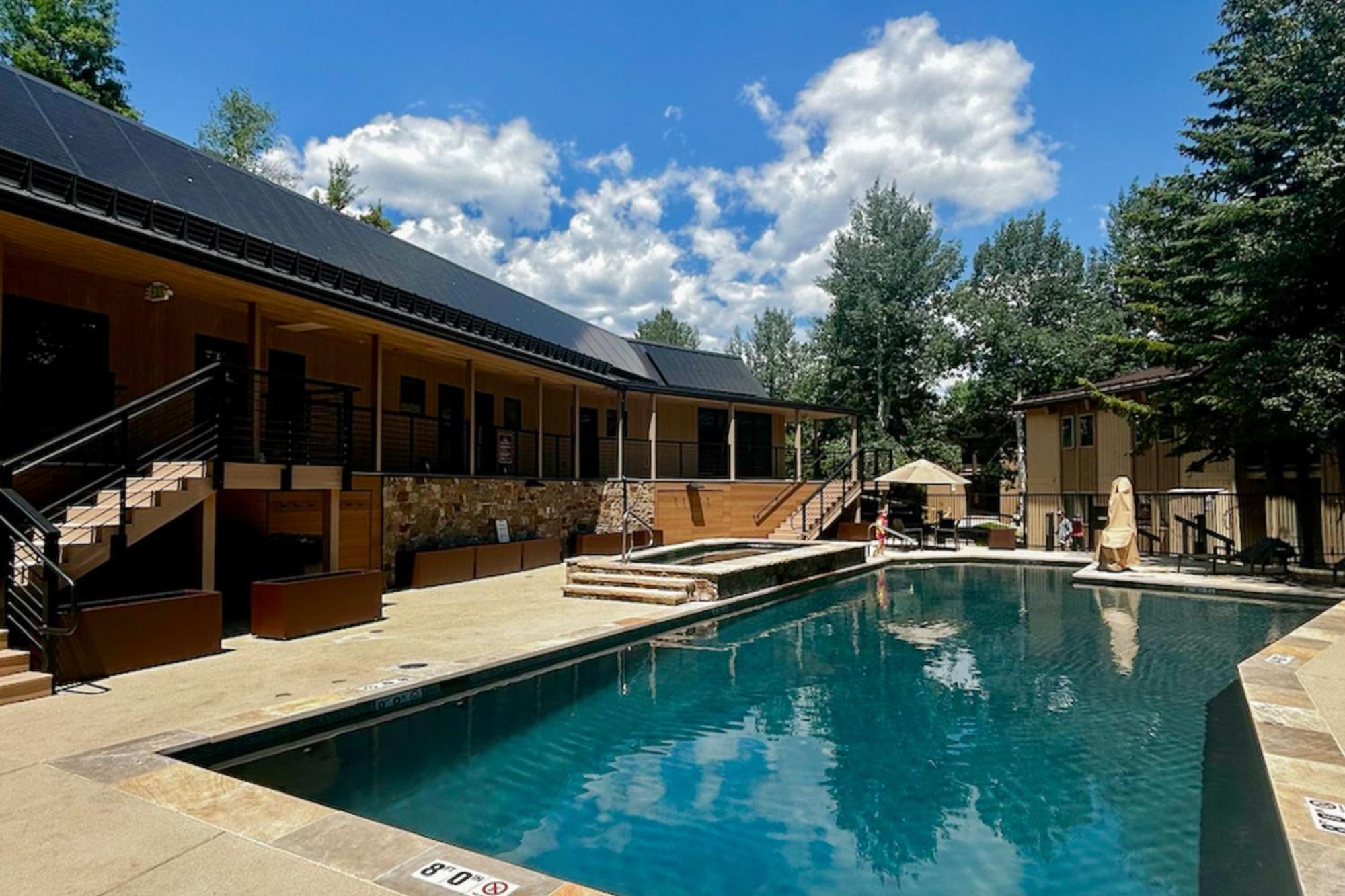 Peaceful Woodbridge Hideaway *