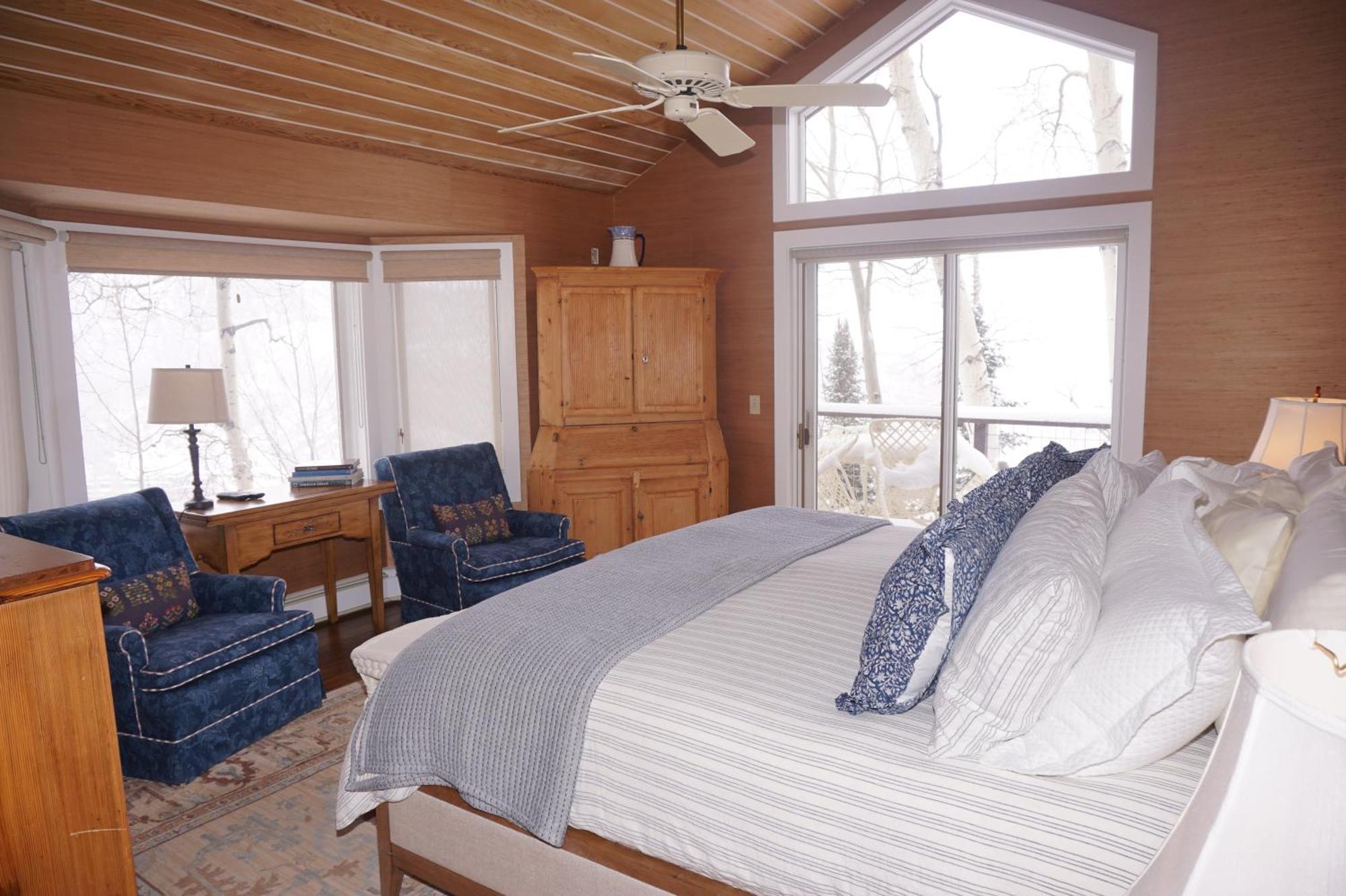 327 Deer Ridge Ln Holiday home