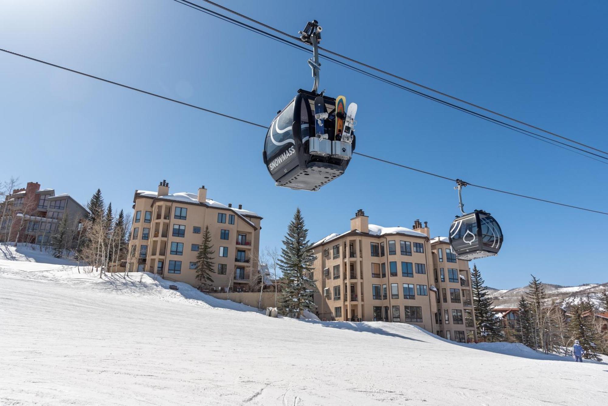 Chamonix 47, Snowmass Ski-in Ski-out With Shared Pool, Hot Tub &gym Holiday home