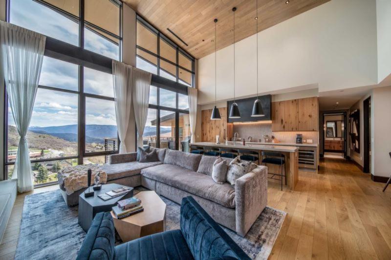 One Snowmass East 703 By Snowmass Mountain *