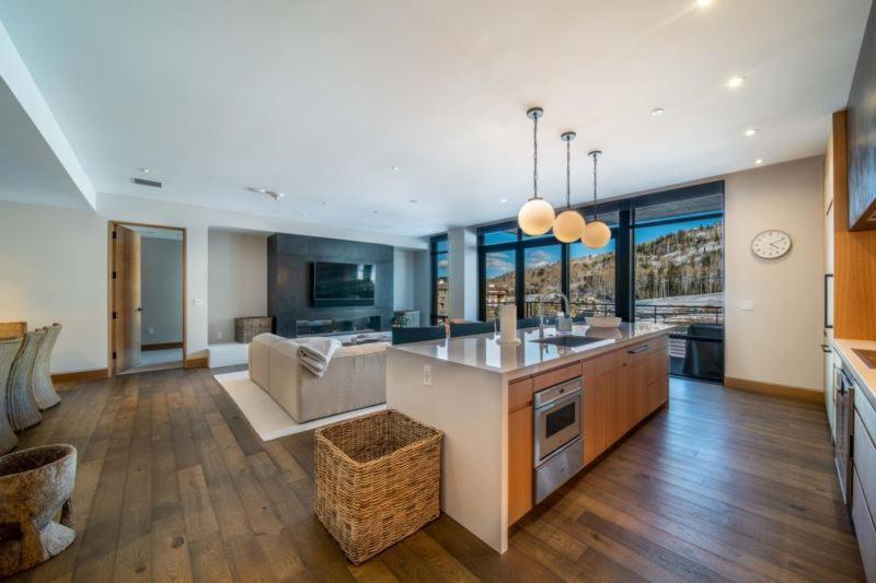 One Snowmass East 506 By Snowmass Mountain *
