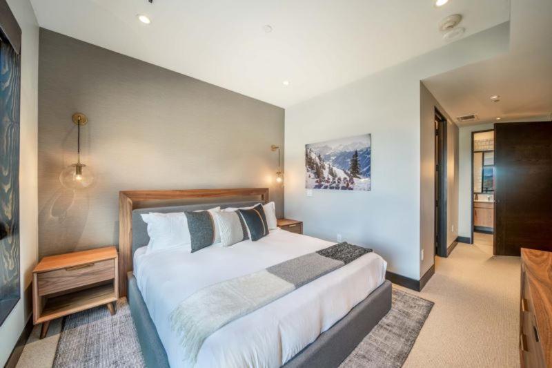 One Snowmass East 303 By Snowmass Mountain