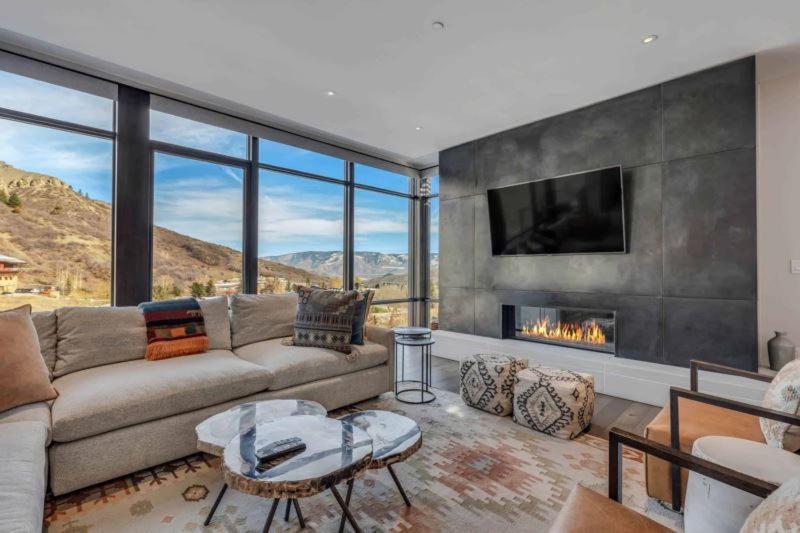 One Snowmass West 303 By Snowmass Mountain