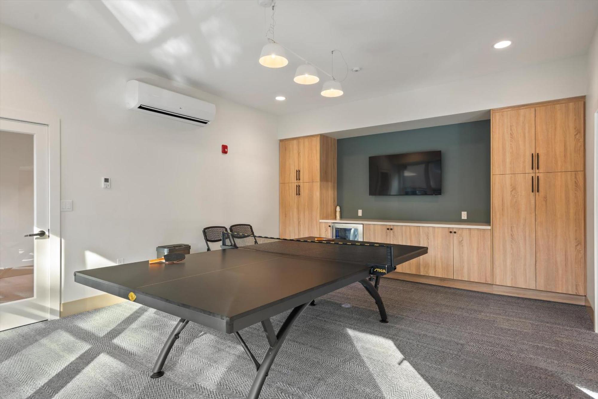 Apartment Modern Luxury - Walk To Lifts - Jacuzzi