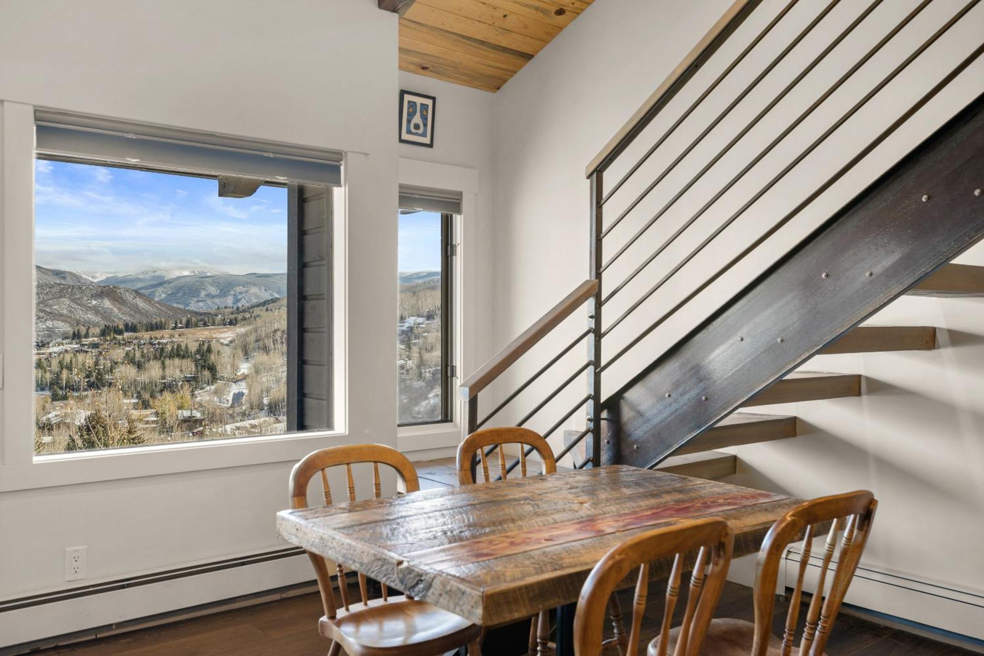Apartment E3 *