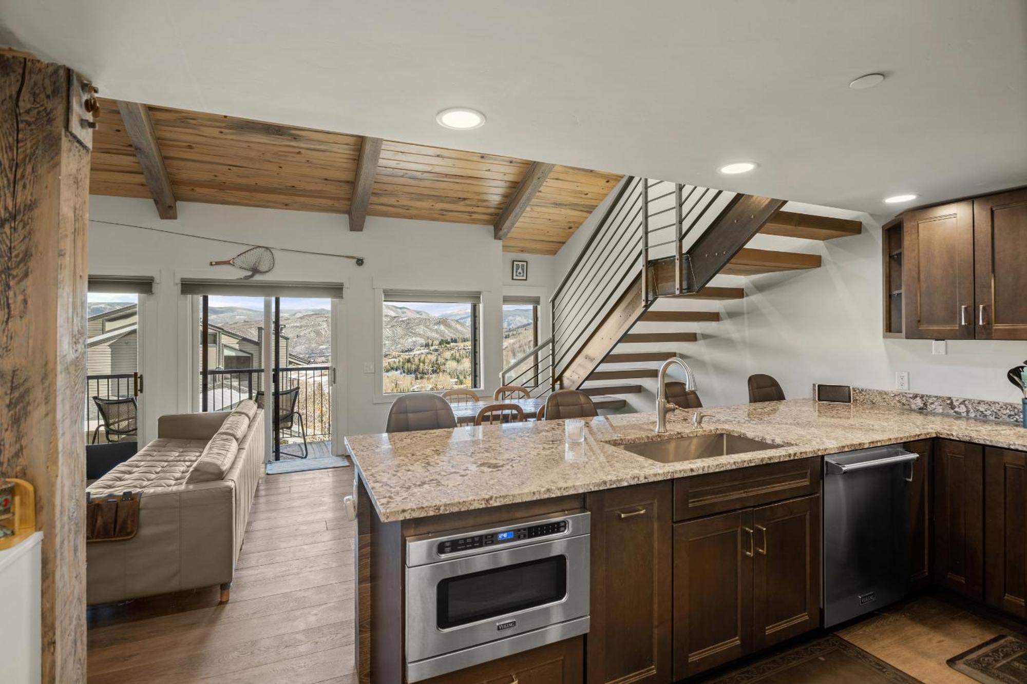 Apartment E3 *