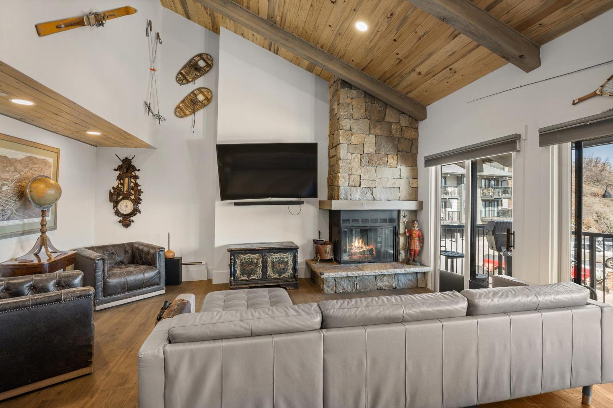 Apartment E3 *