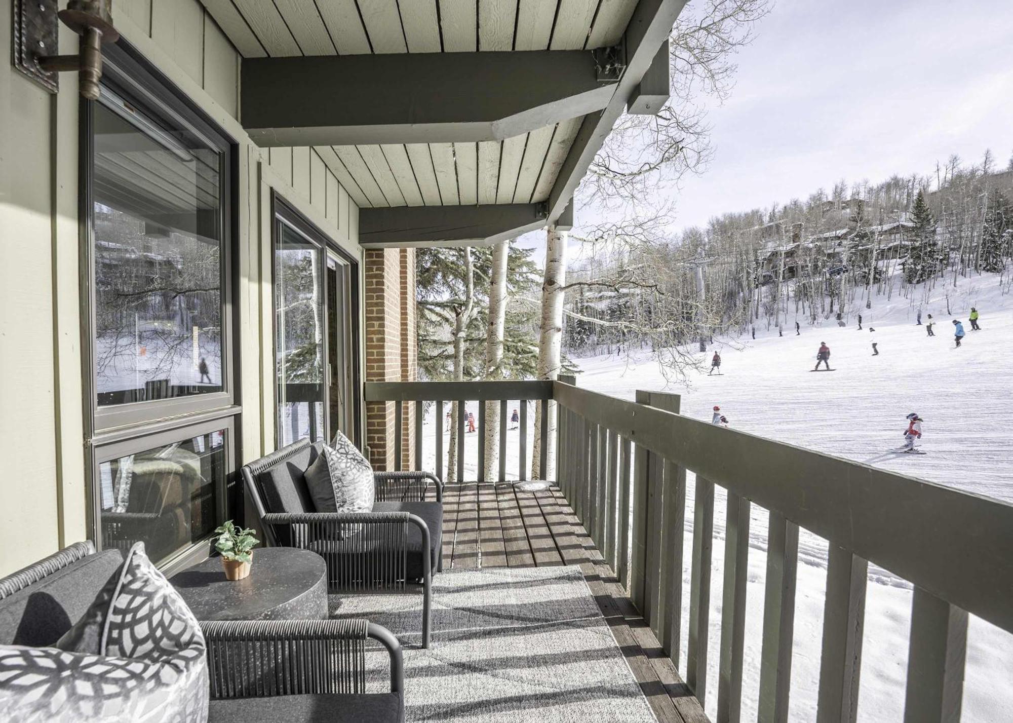 Renovated 2 Bedroom W Hot Tub -mountain Views! * Snowmass Village