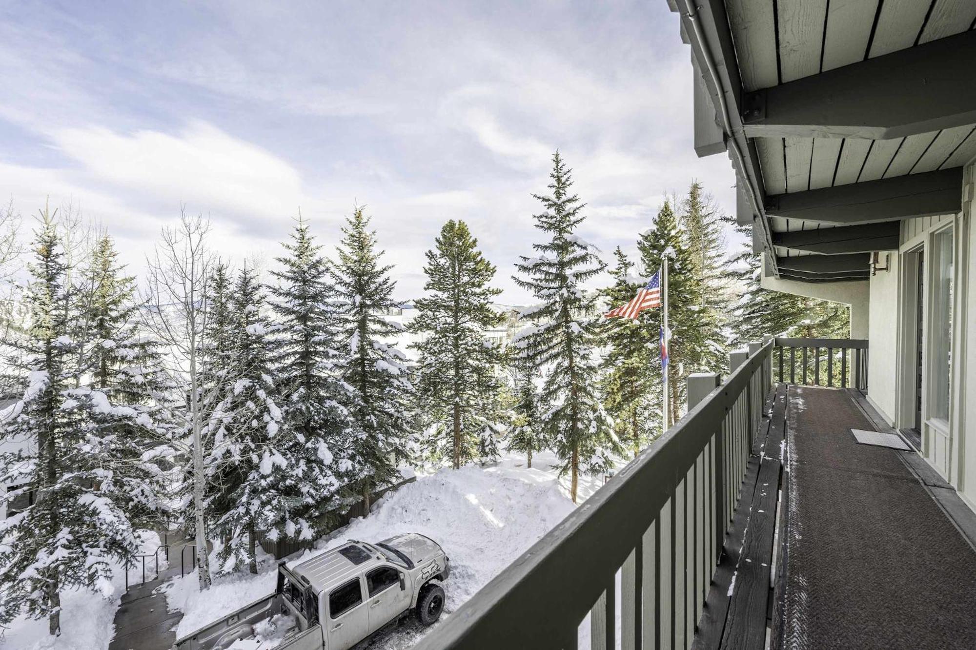 Renovated 2 Bedroom W Hot Tub -mountain Views! Holiday home *