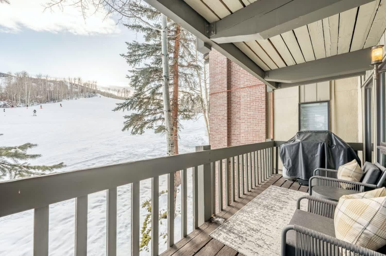 3 Bedroom Penthouse With Hot-tub - Mountain Views!