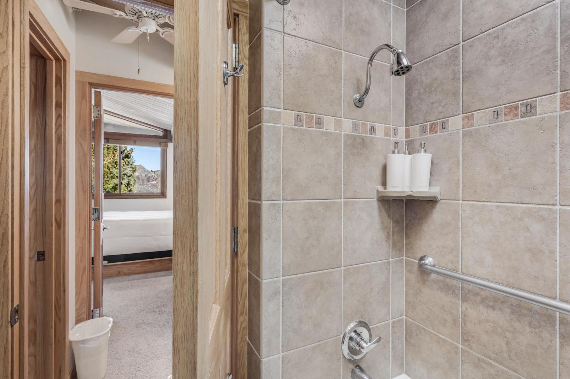 Laurelwood 111
