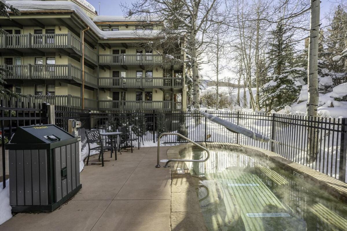 3 Bedroom Penthouse With Hot-tub - Mountain Views!