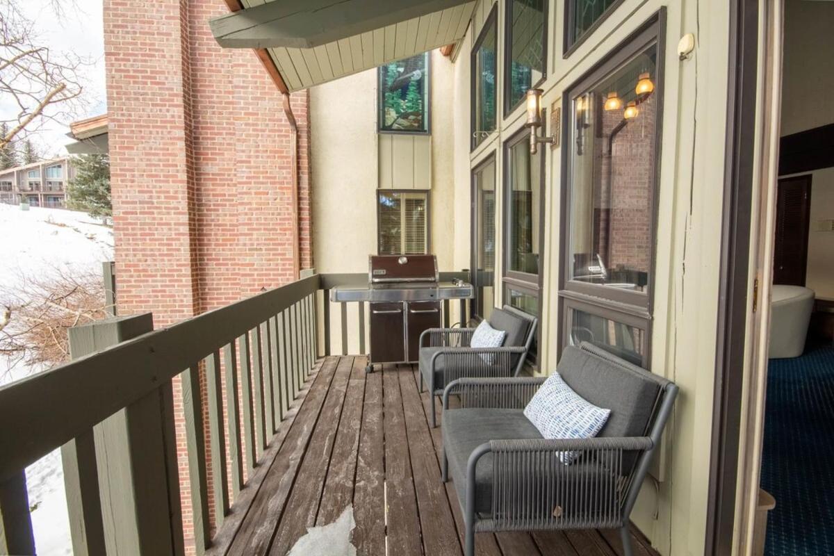 Apartment 3 Bedroom Penthouse With Hot-tub - Mountain Views!