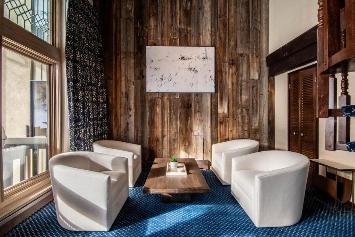 Apartment 3 Bedroom Penthouse With Hot-tub - Mountain Views! *