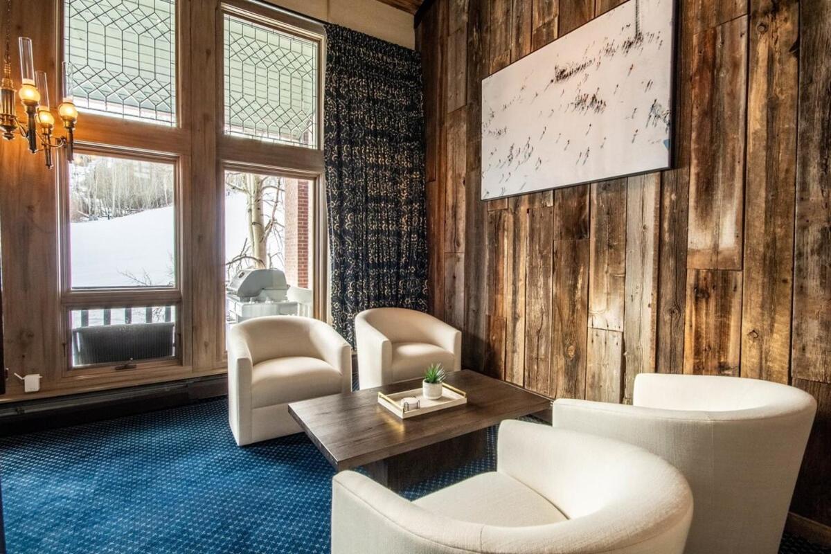 3 Bedroom Penthouse With Hot-tub - Mountain Views!