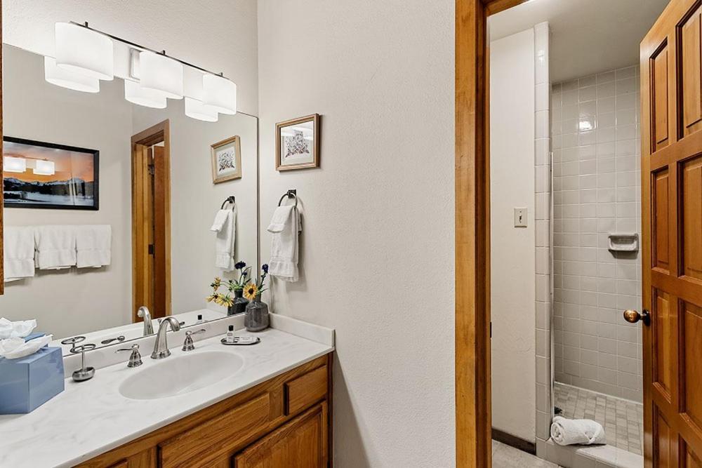 Ski-in Ski-out Luxury Townhome With Stunning Views By The Woodrun V * Snowmass Village