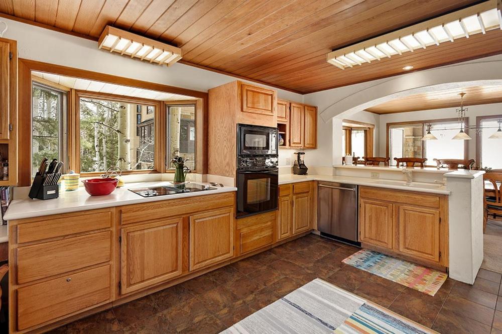 Ski-in Ski-out Luxury Townhome With Stunning Views By The Woodrun V * Snowmass Village