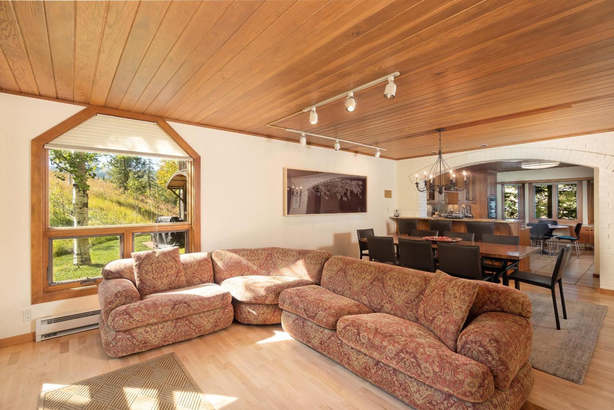 Townhome With Ski-in Access Near Pool And By The Woodrun V * Snowmass Village
