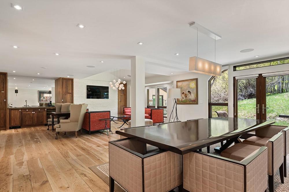 Luxurious Townhome With Fanny Hill And Access By The Woodrun V Holiday home