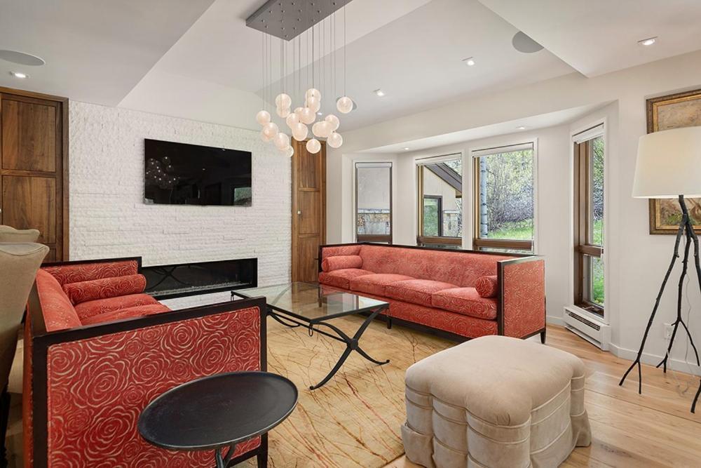 Luxurious Townhome With Fanny Hill And Access By The Woodrun V Holiday home
