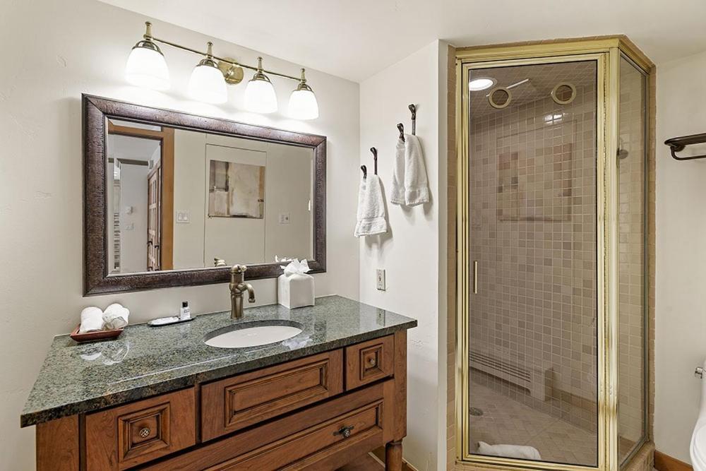 Modern Elegance Townhome With Ultimate Access By The Woodrun V Holiday home