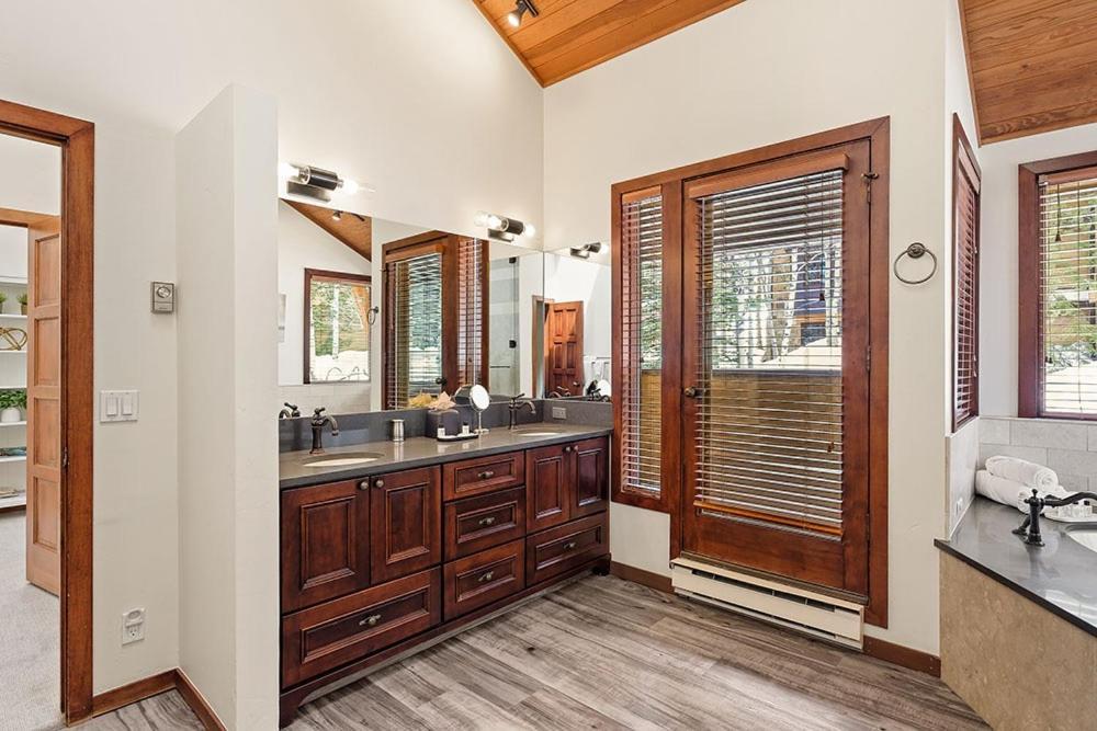 Holiday home Modern Elegance Townhome With Ultimate Access By The Woodrun V