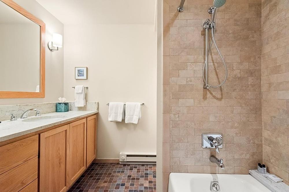 Holiday home Convenient Snowmass View Townhome With Access By The Woodrun V