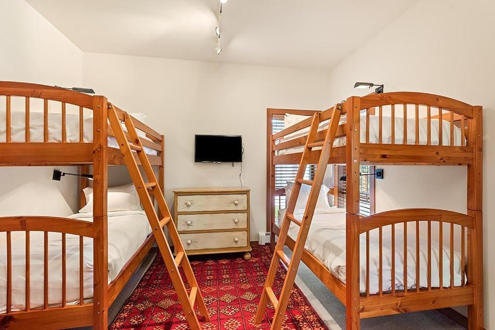 Convenient Snowmass View Townhome With Access By The Woodrun V Holiday home Snowmass Village