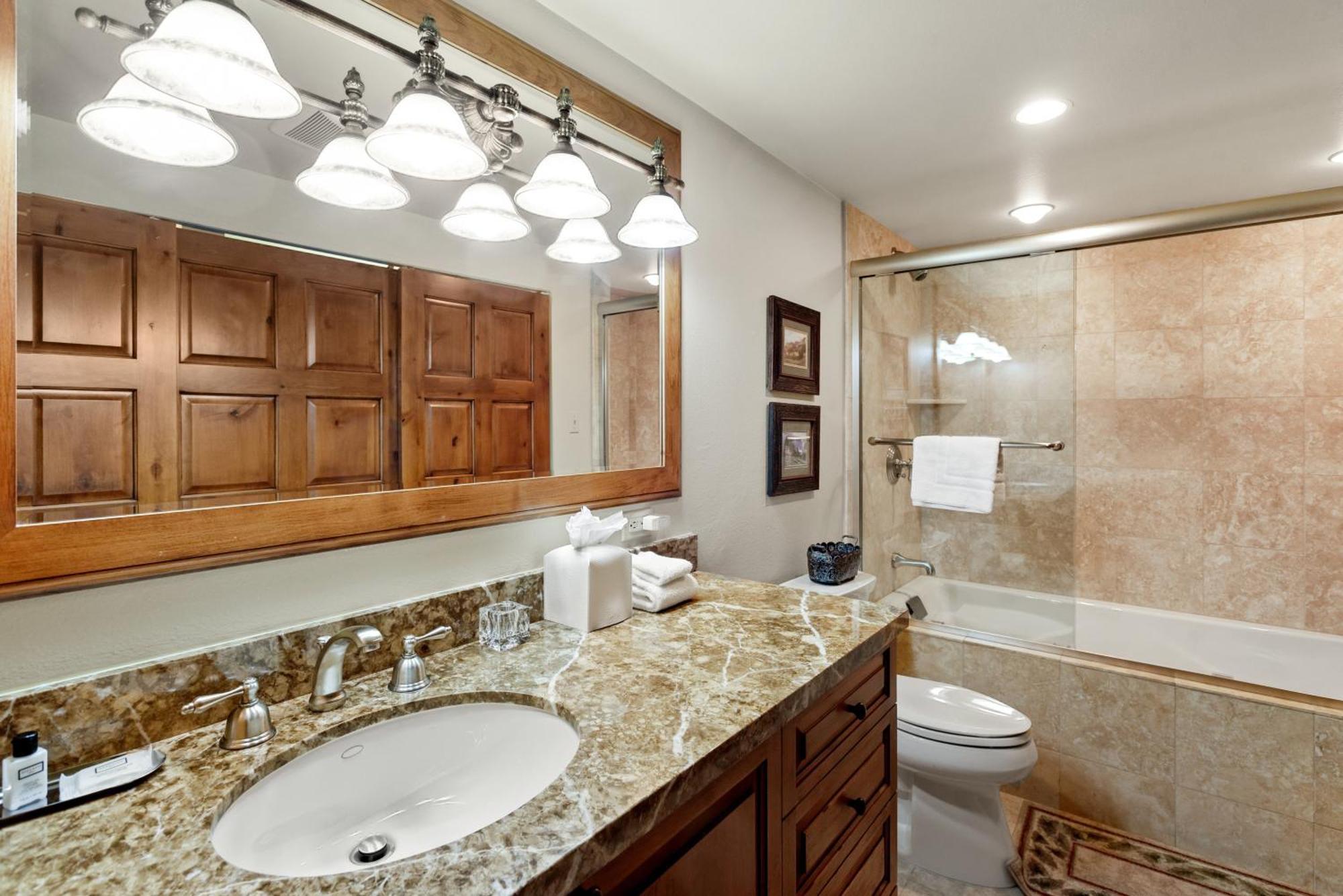 Ski-in Ski-out Townhome Near Adam's Ave Access By The Woodrun V Snowmass Village